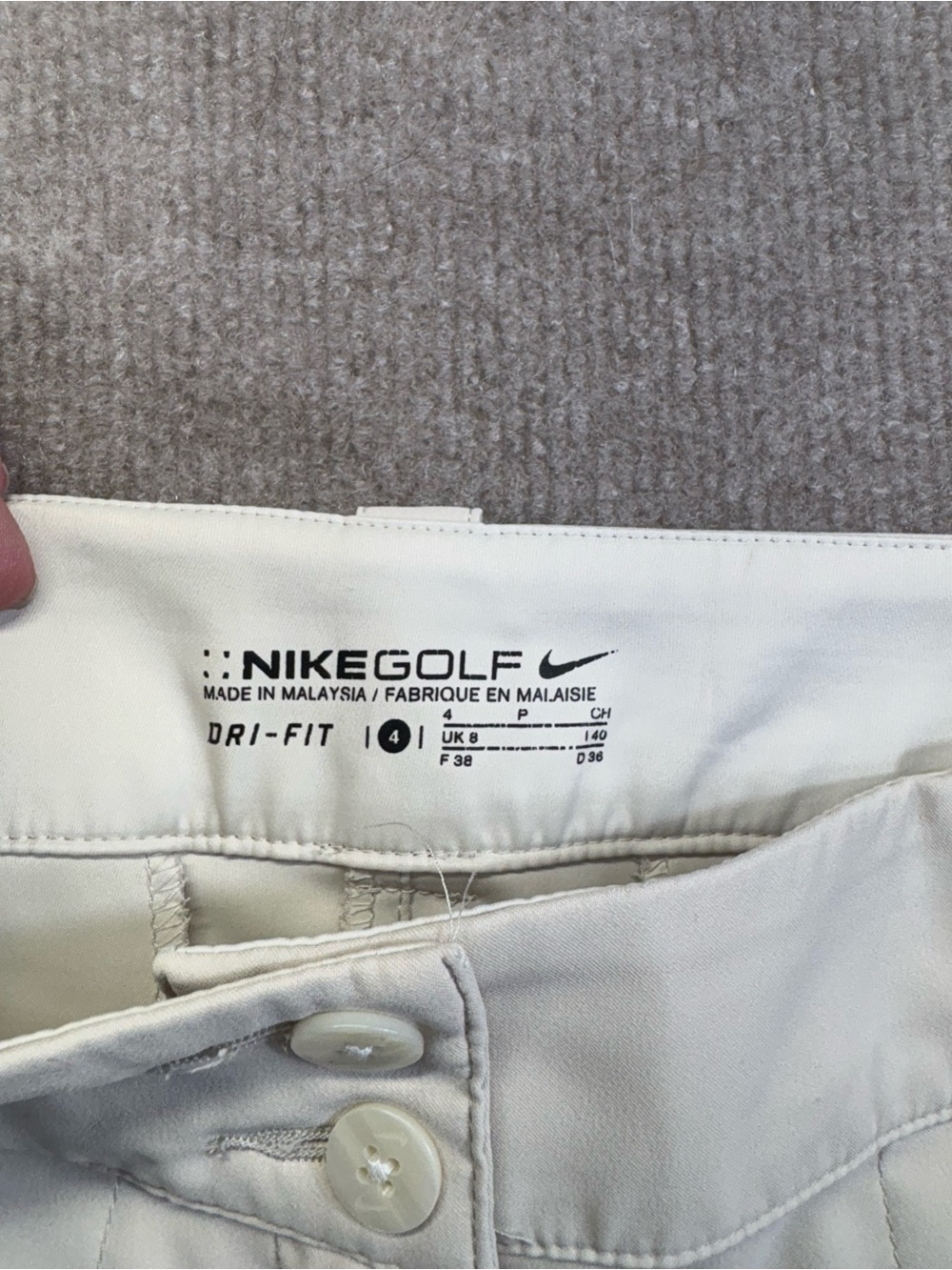 Nike Golf Dri-Fit cream colored shorts size 4 - Picture 6 of 6
